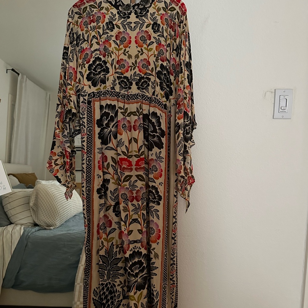 Farm Rio dress - Picture 2 of 5